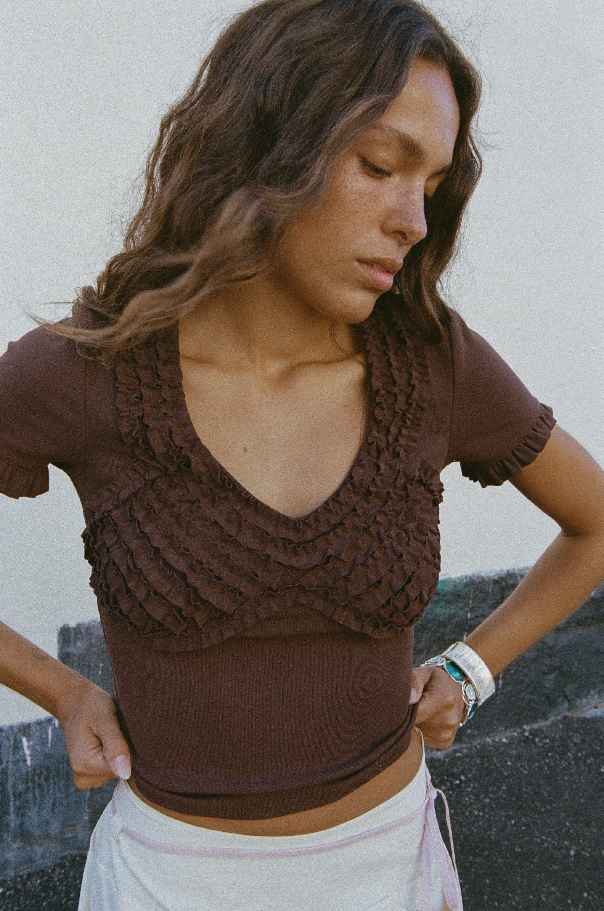 LULU RUFFLE TEE - Image 11