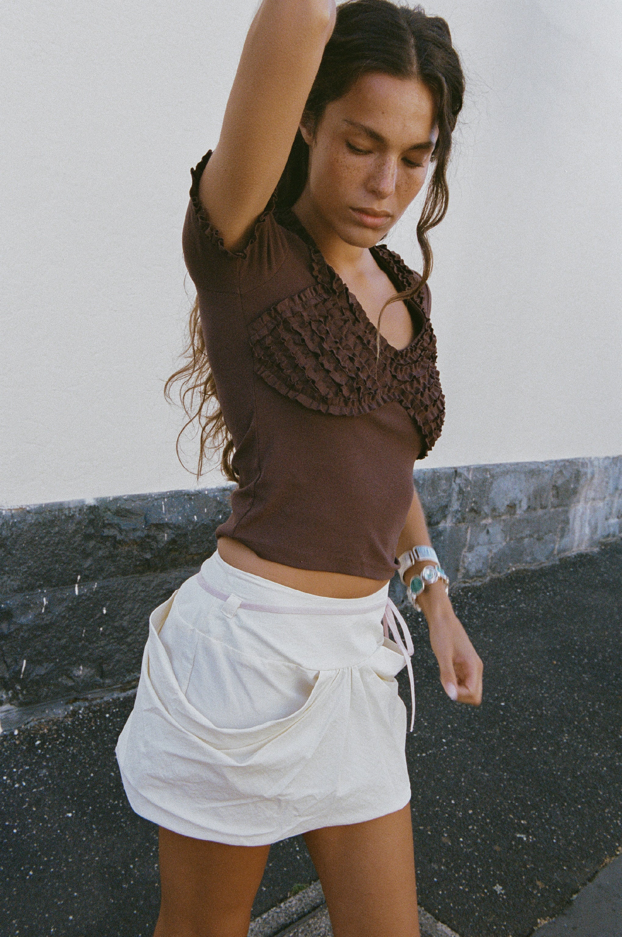 LULU RUFFLE TEE - Image 3